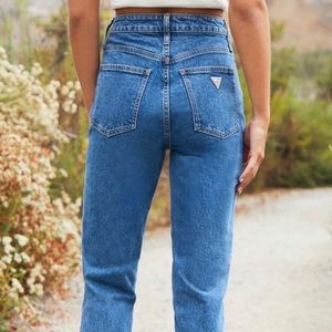 Guess mom jeans sz 26, new w/o tags. Worn once.